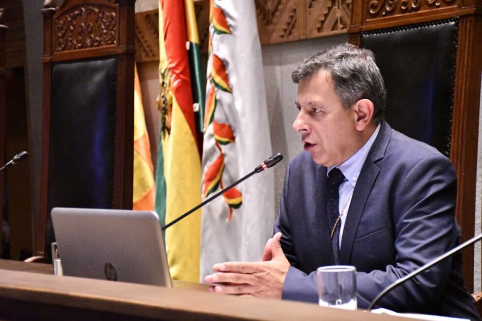 DIEGO ÁVILA: “EL PRESIDENTE ES RODRIGO PAZ” Y DESCARTA TRANSFERENCIA DEL MANDO